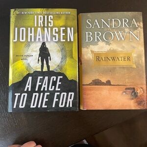 Set of 2 books- A Face to Die For by Iris Johansen & Rainwater by Nora Roberts
